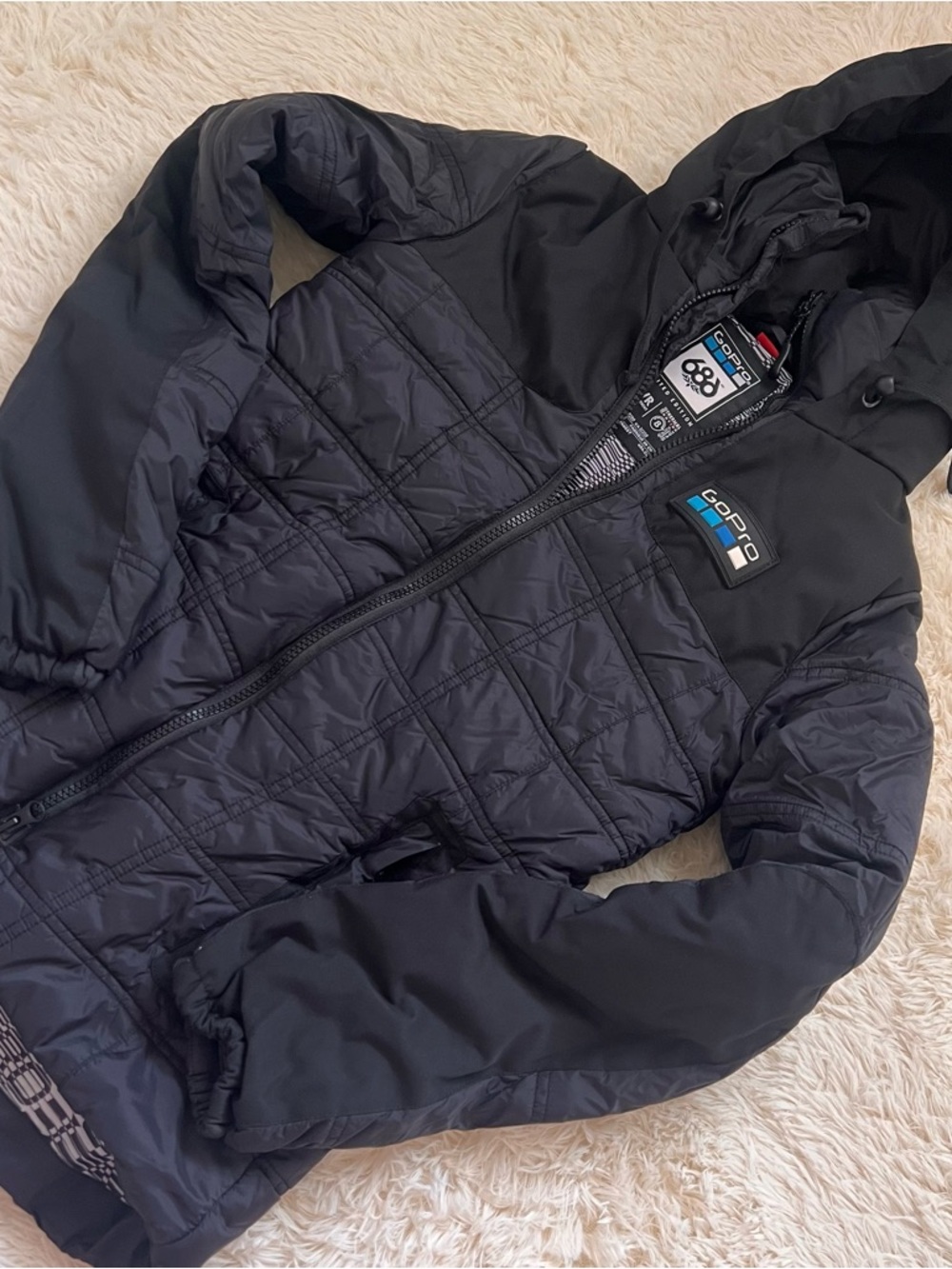 GoPro x 686 Quilted Hooded Jacket in Black